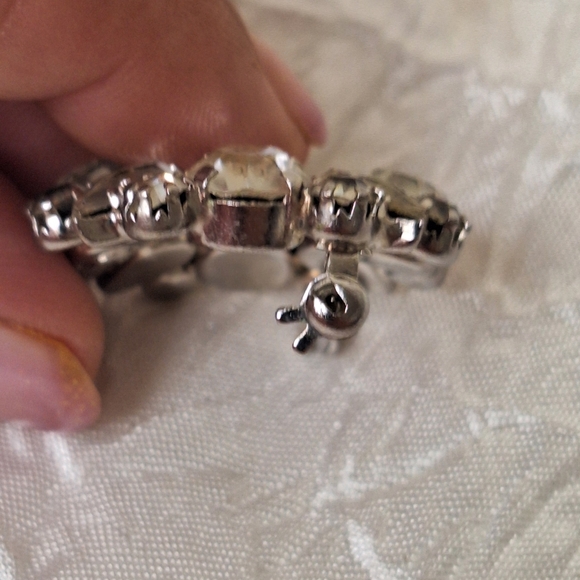 Vintage  Made In Austria Signed Clear Rhinestone Brooch - Picture 2 of 5